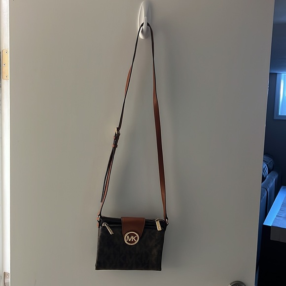 Michael Kors Crossbody Bag - Picture 2 of 8